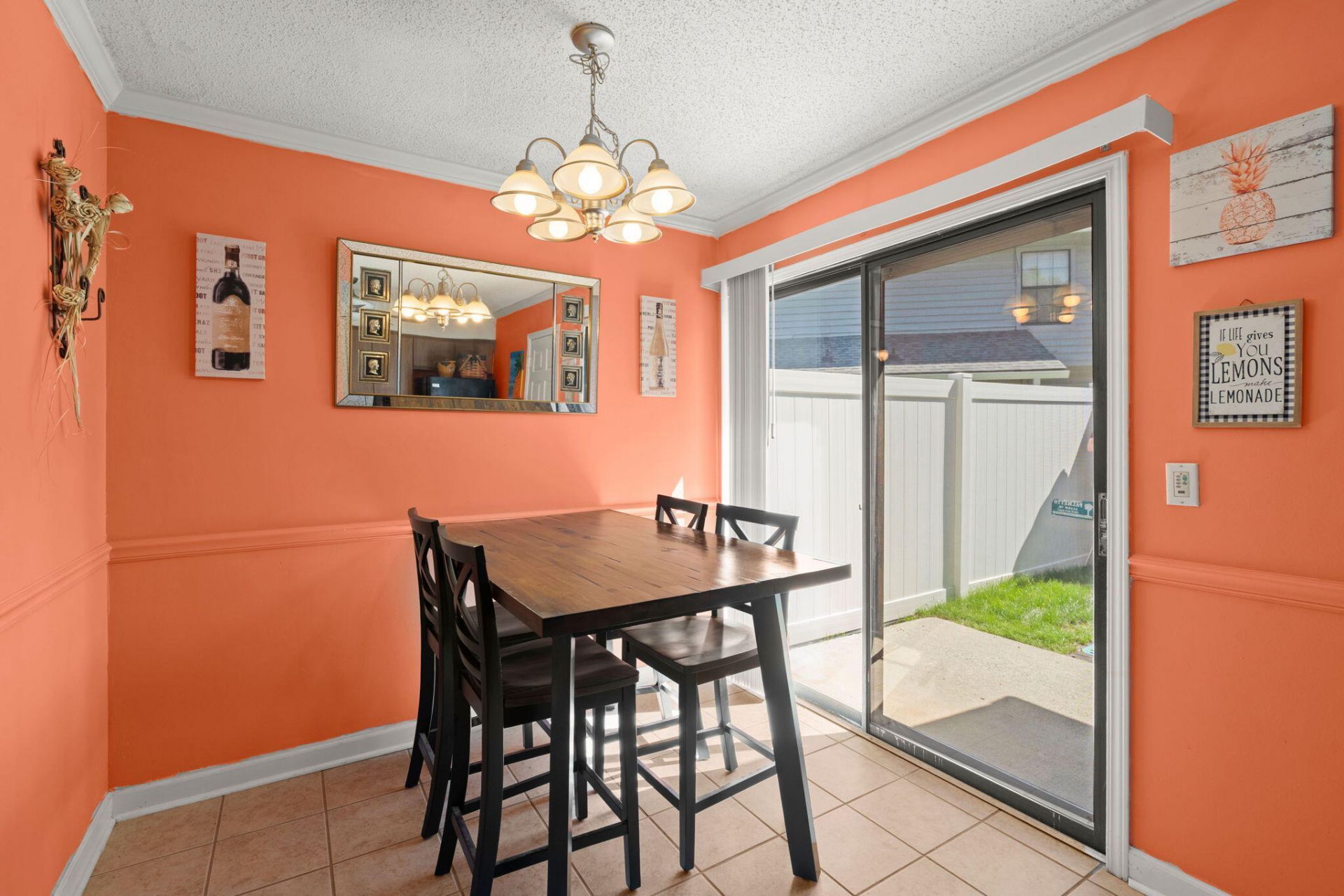 2453 Sorrell Avenue Photo 10