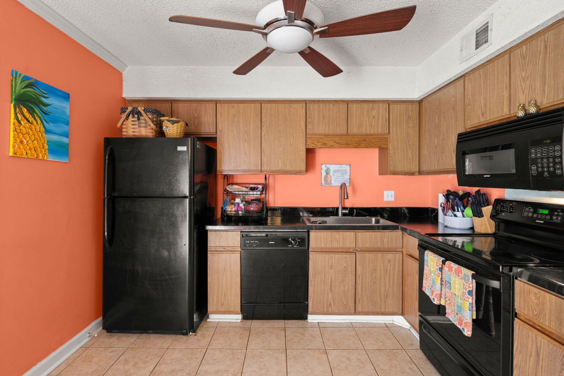 2453 Sorrell Avenue Photo 12