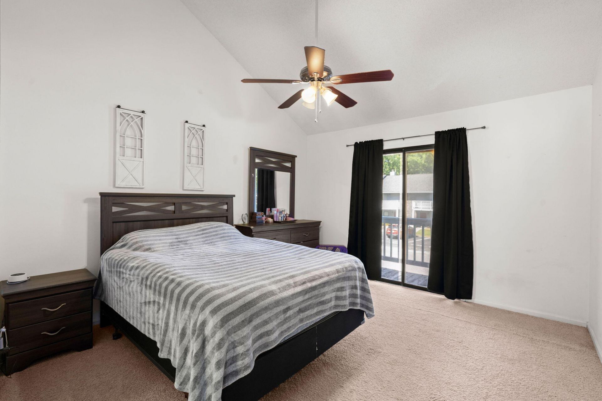 2453 Sorrell Avenue Photo 15