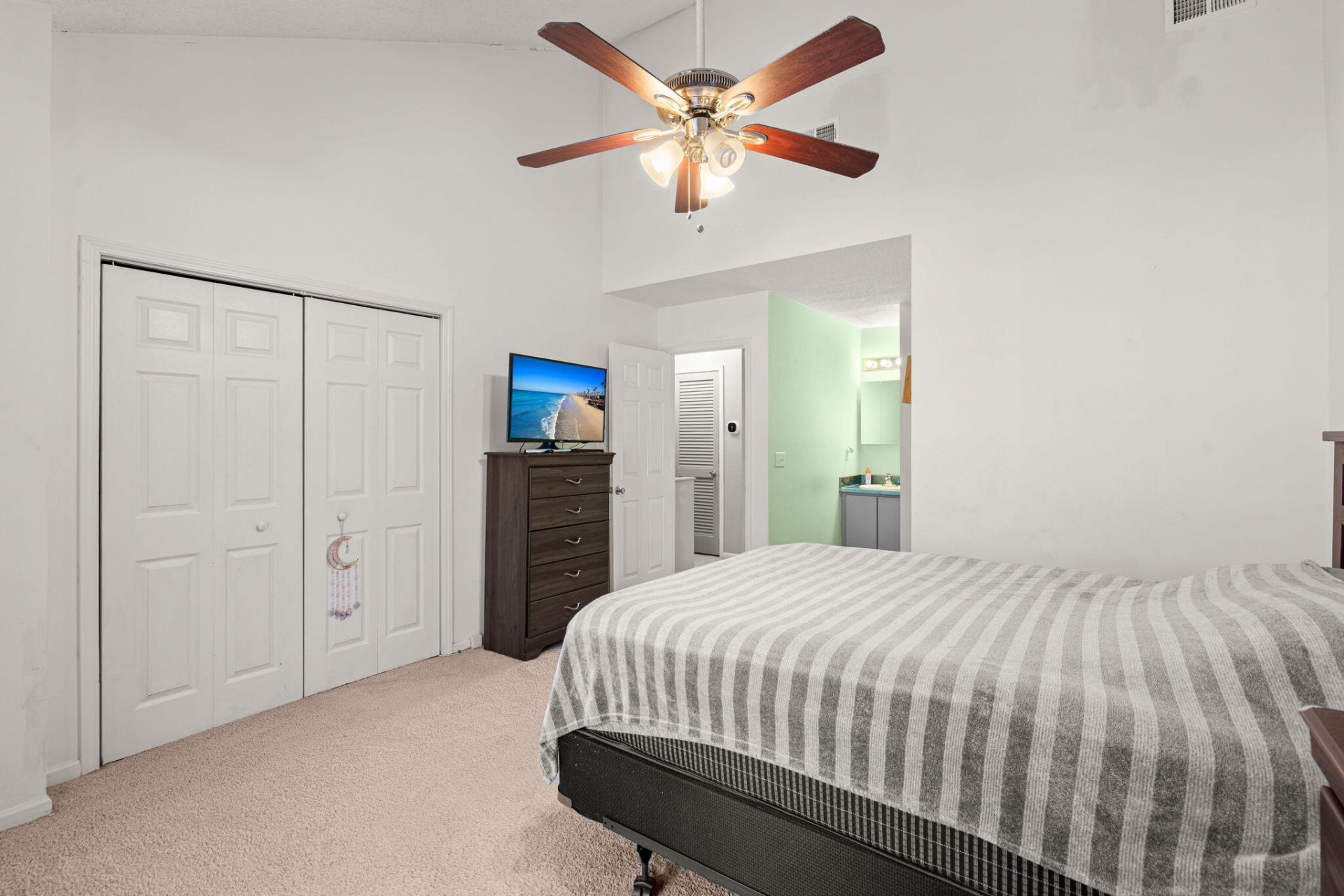 2453 Sorrell Avenue Photo 17