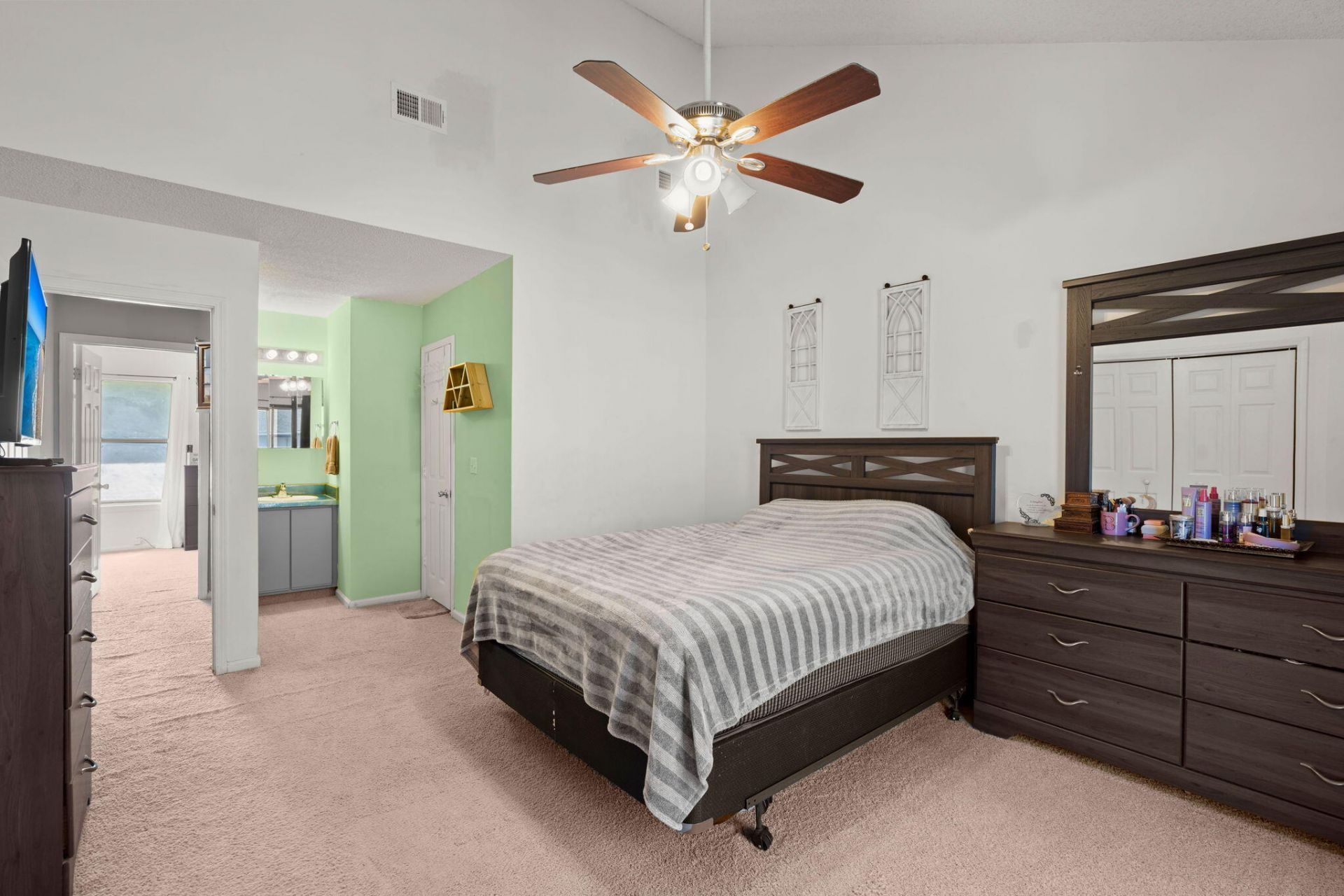 2453 Sorrell Avenue Photo 18