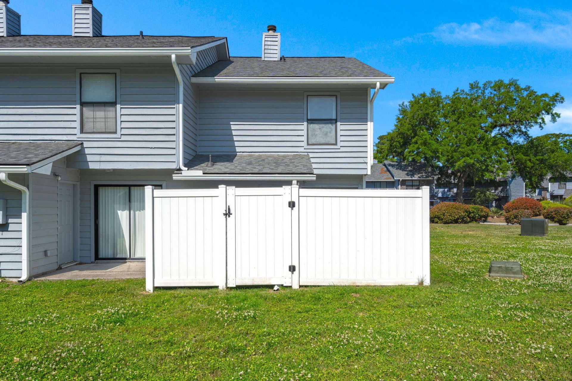 2453 Sorrell Avenue Photo 24