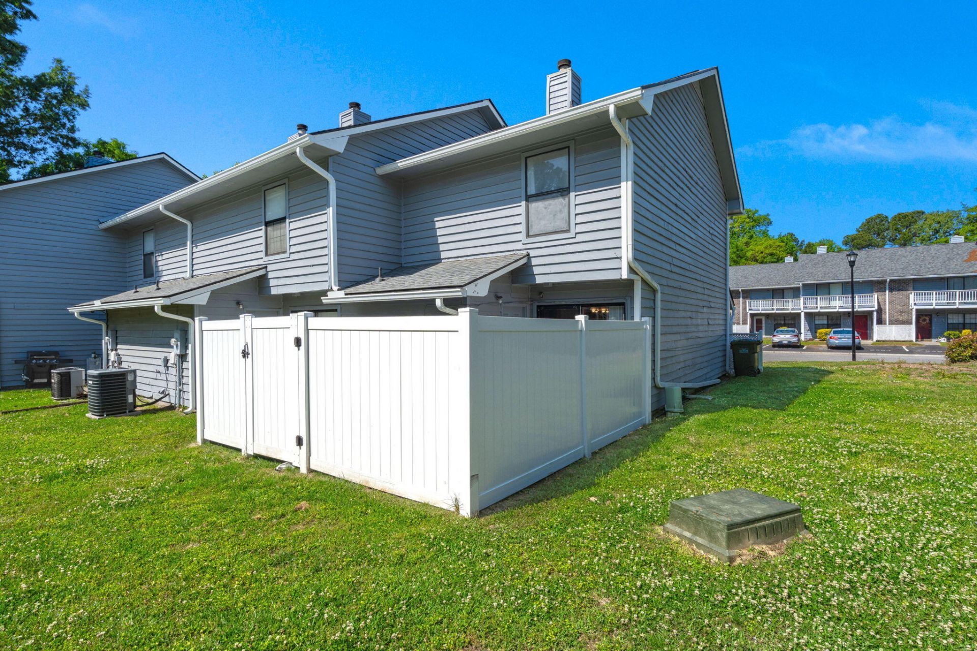 2453 Sorrell Avenue Photo 25