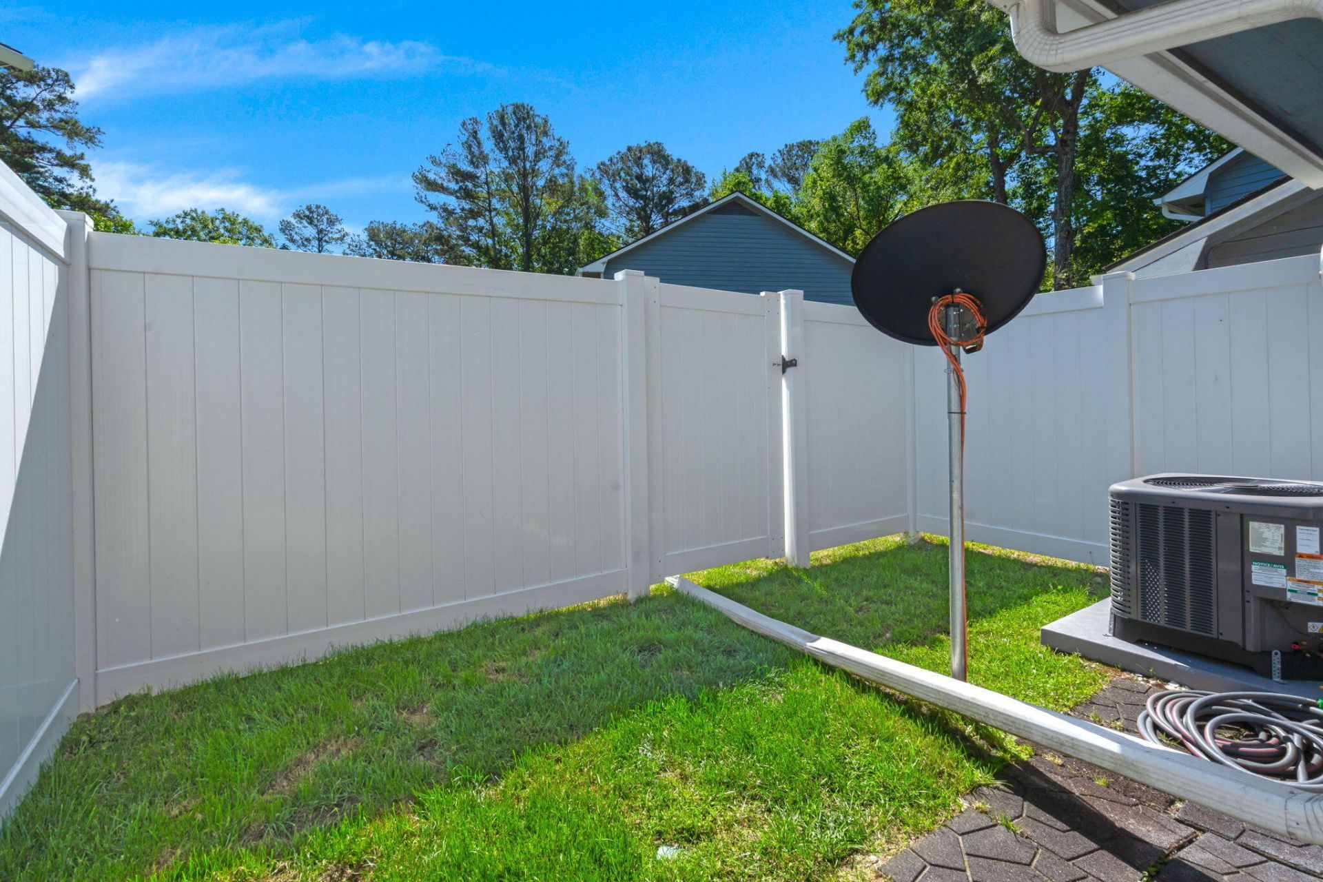 2453 Sorrell Avenue Photo 26