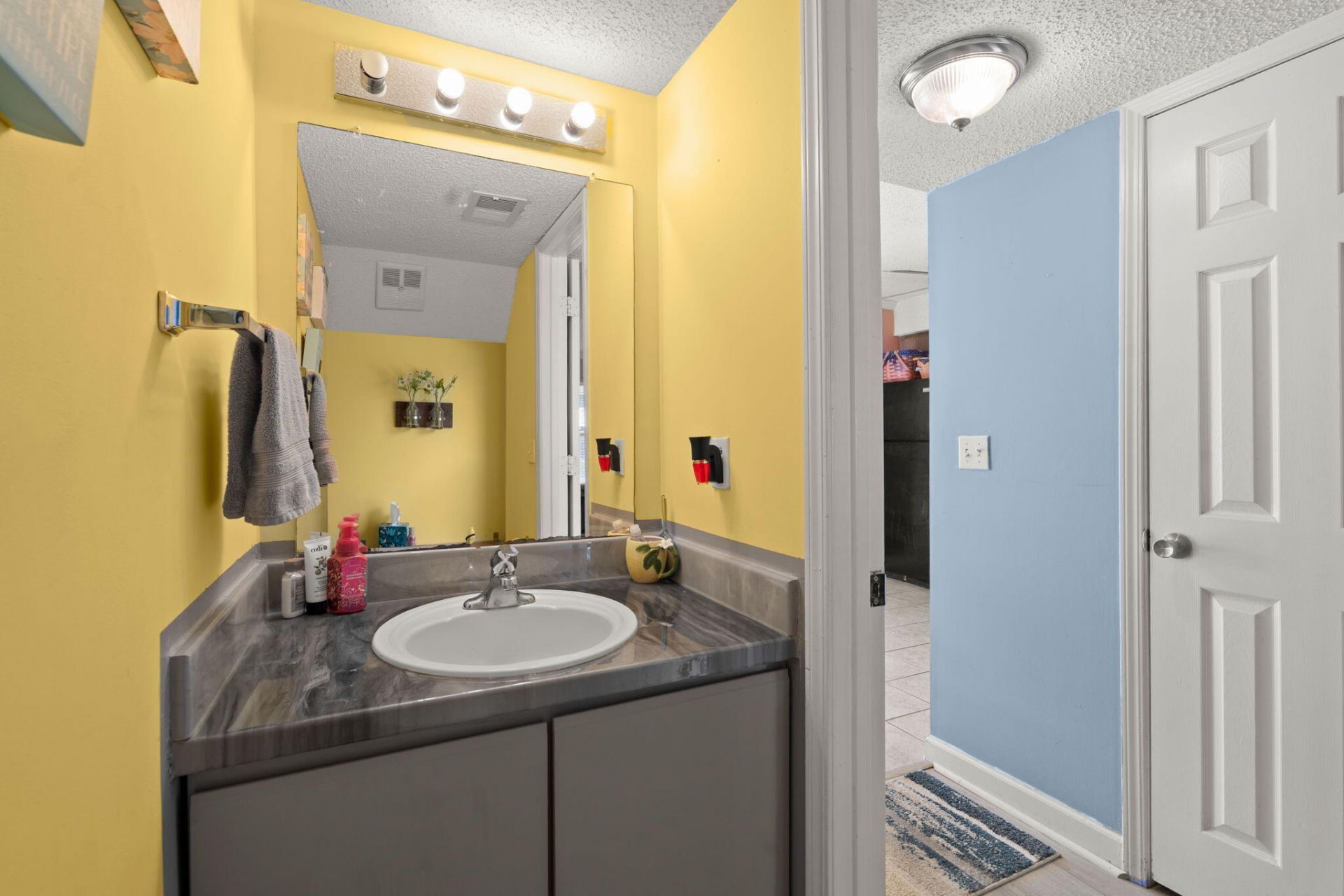 2453 Sorrell Avenue Photo 9