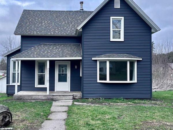 202 East Street, La Valle, WI 53941