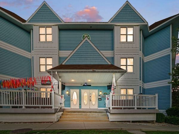 123 Center STREET, Unit 212, Lake Geneva, WI 53147