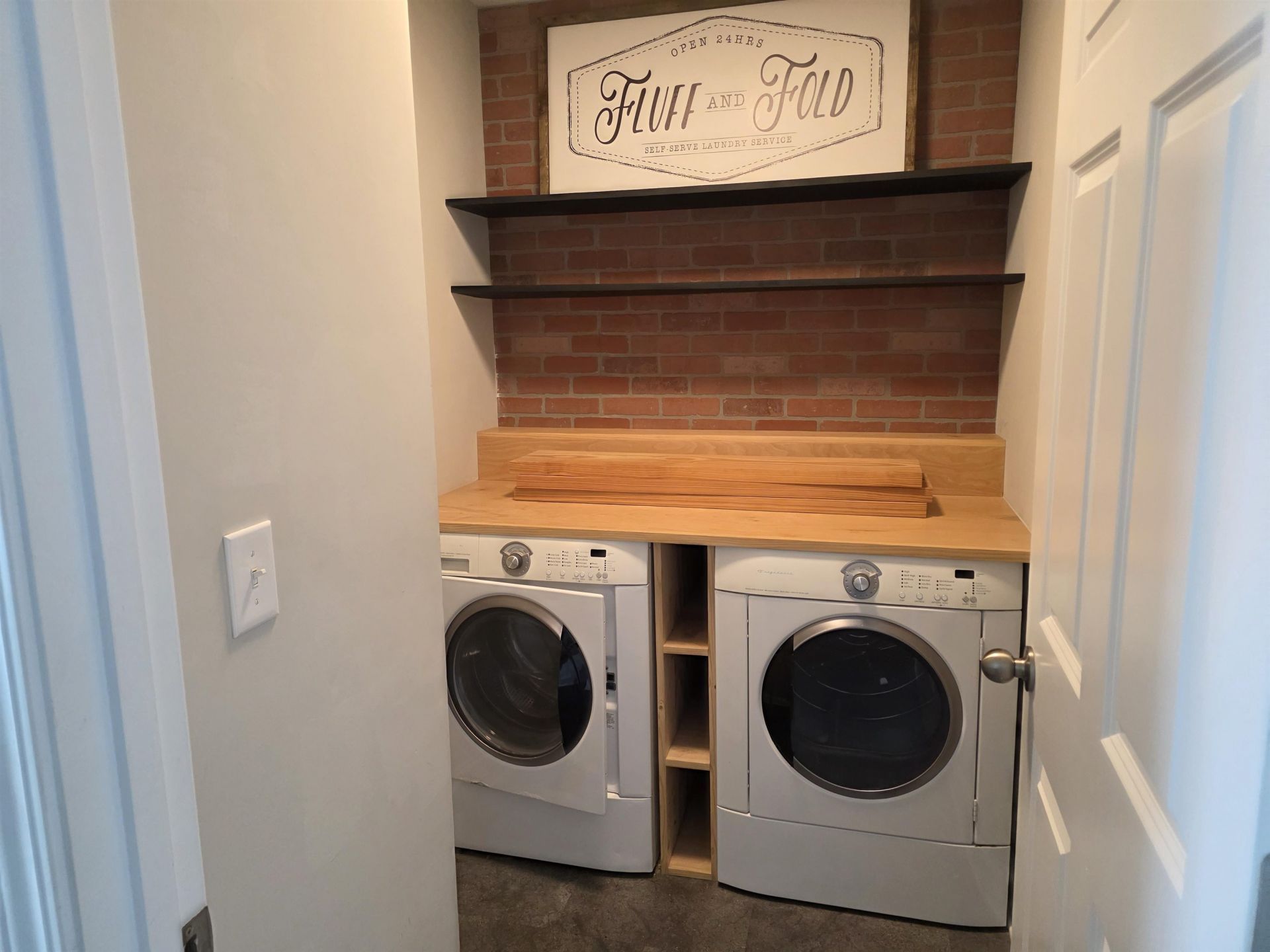 1048 Meadowoods Dr. Photo 12