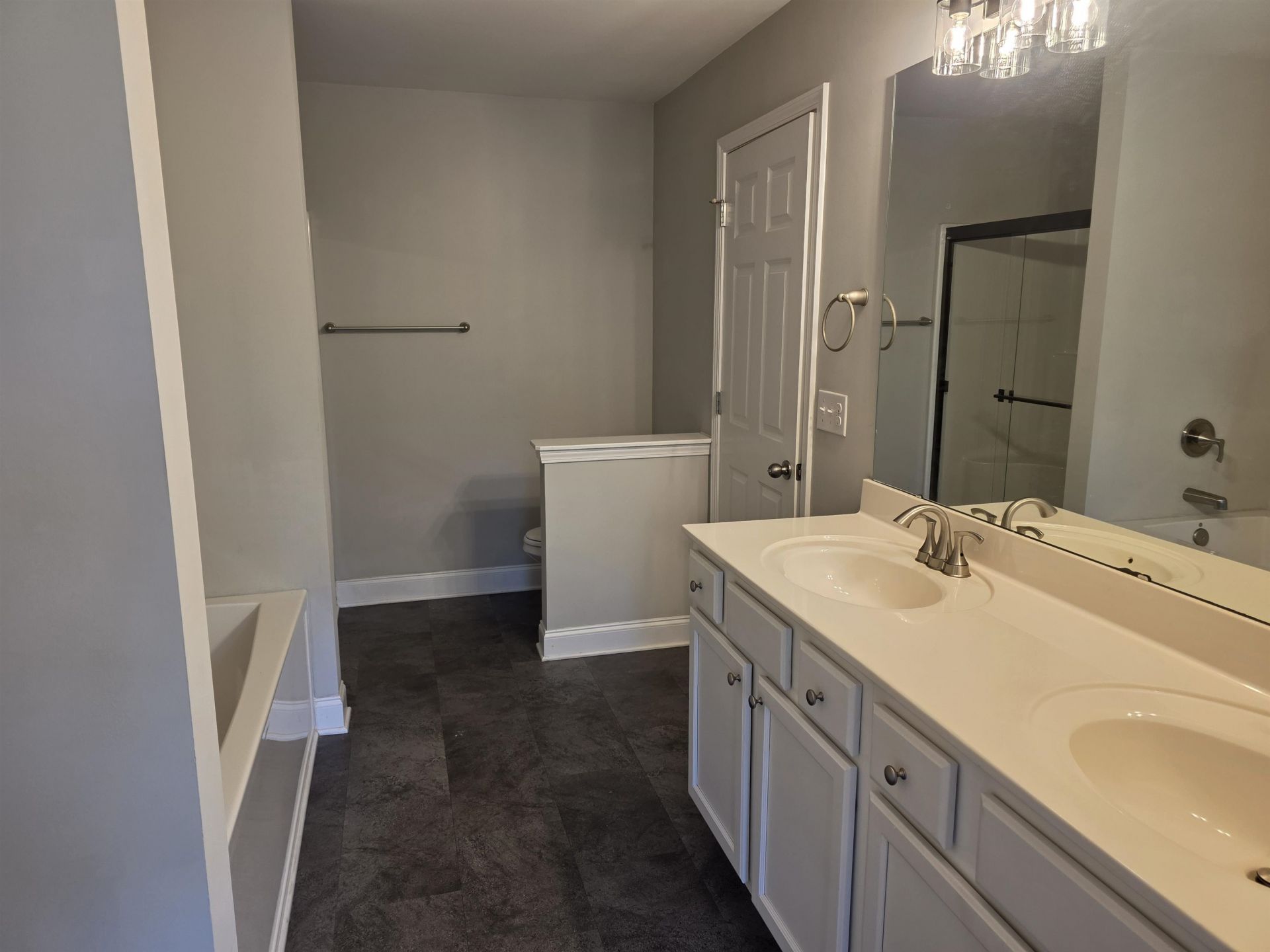 1048 Meadowoods Dr. Photo 15