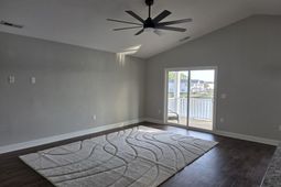 1048 Meadowoods Dr. photo 4