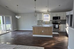 1048 Meadowoods Dr. photo 4