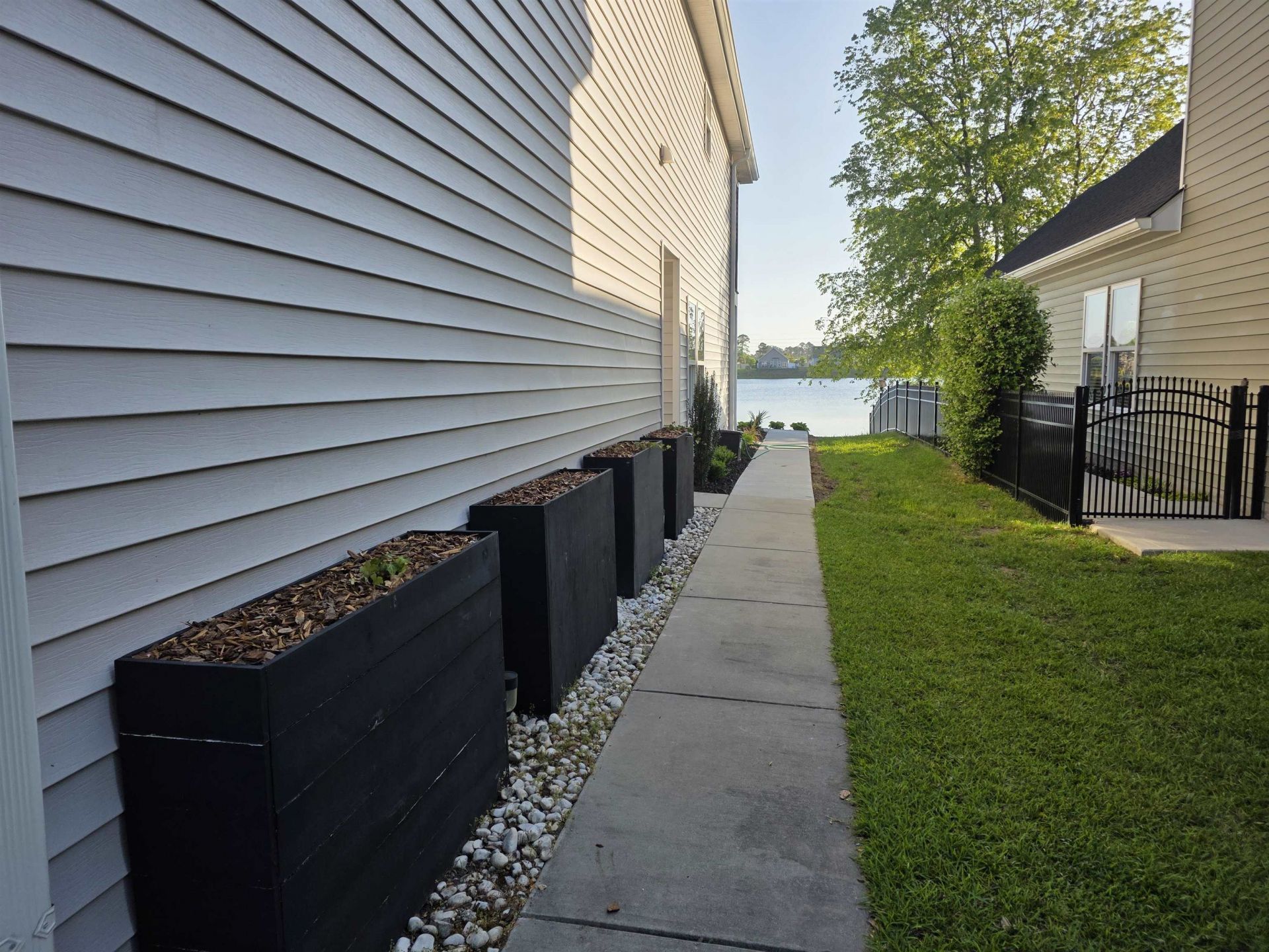 1048 Meadowoods Dr. Photo 31