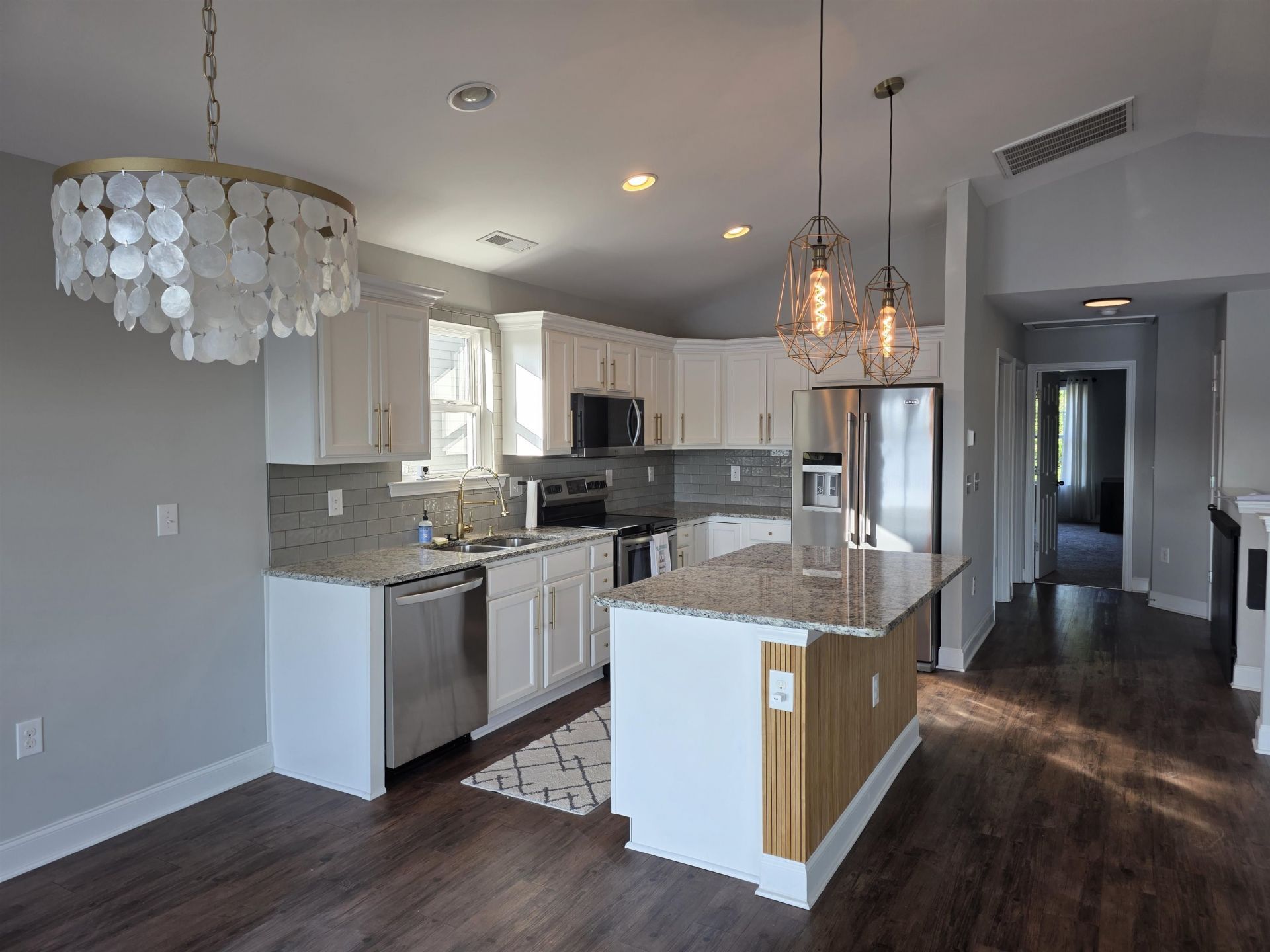 1048 Meadowoods Dr. Photo 6