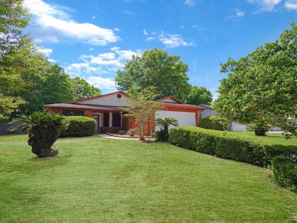 2009 Coral St, Pensacola, FL 32506