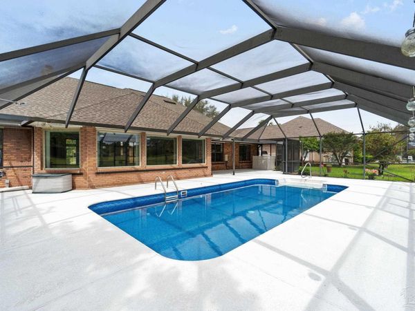 2640 Masters Blvd, Navarre, FL 32566