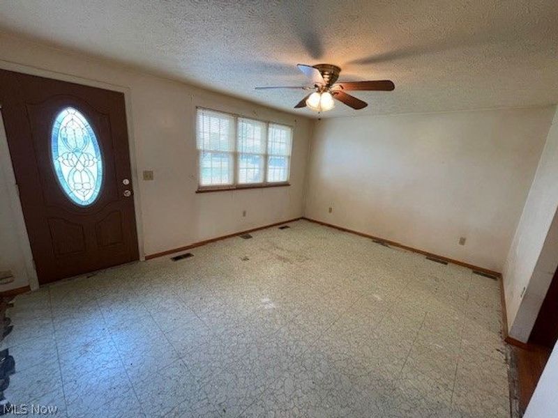 4036 Leavitt Road, Lorain, OH 44053 Photo 2