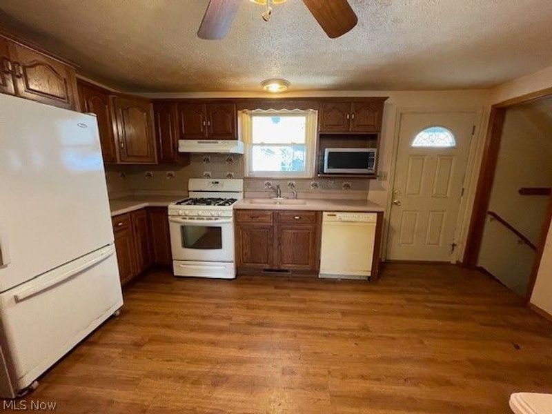 4036 Leavitt Road, Lorain, OH 44053 Photo 3