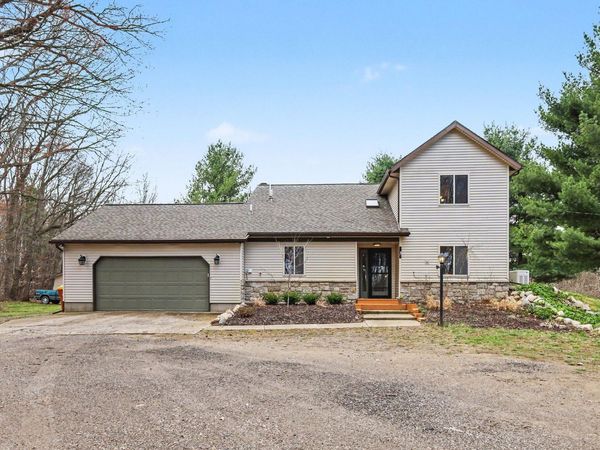 11180 Hart Street NE, Greenville, MI 48838