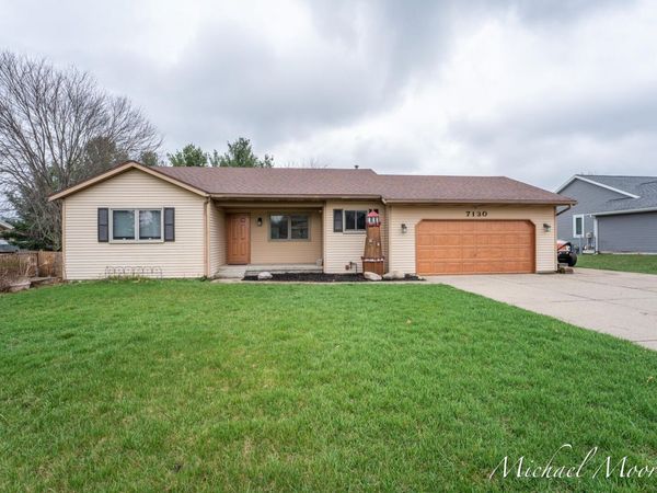 7130 28th Avenue, Hudsonville, MI 49426