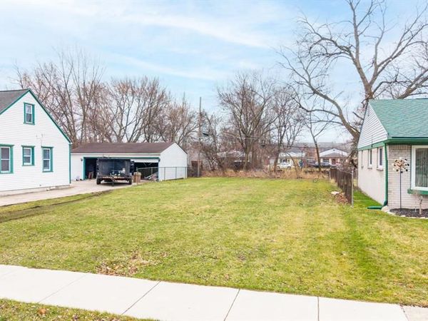 24045 Currier Street, Dearborn Heights, MI 48125