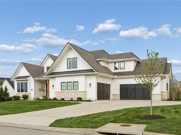 10711 W 173rd Terrace, Overland Park, KS 66221