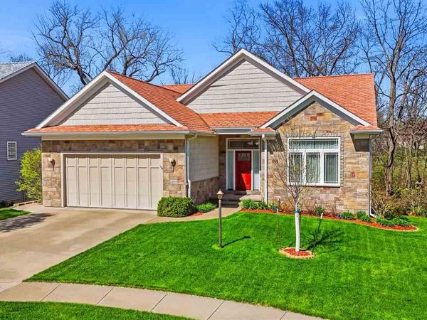 2859 Pine Circle, Coralville, IA 52241