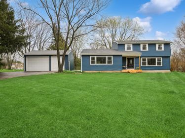 6220 Crescent Drive, Huntley, IL 60142