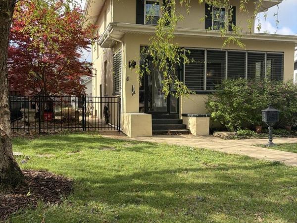 1517 E Olive Street, Bloomington, IL 61701