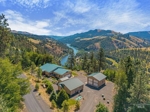 809 River Pointe Lane, Lenore, ID 83541