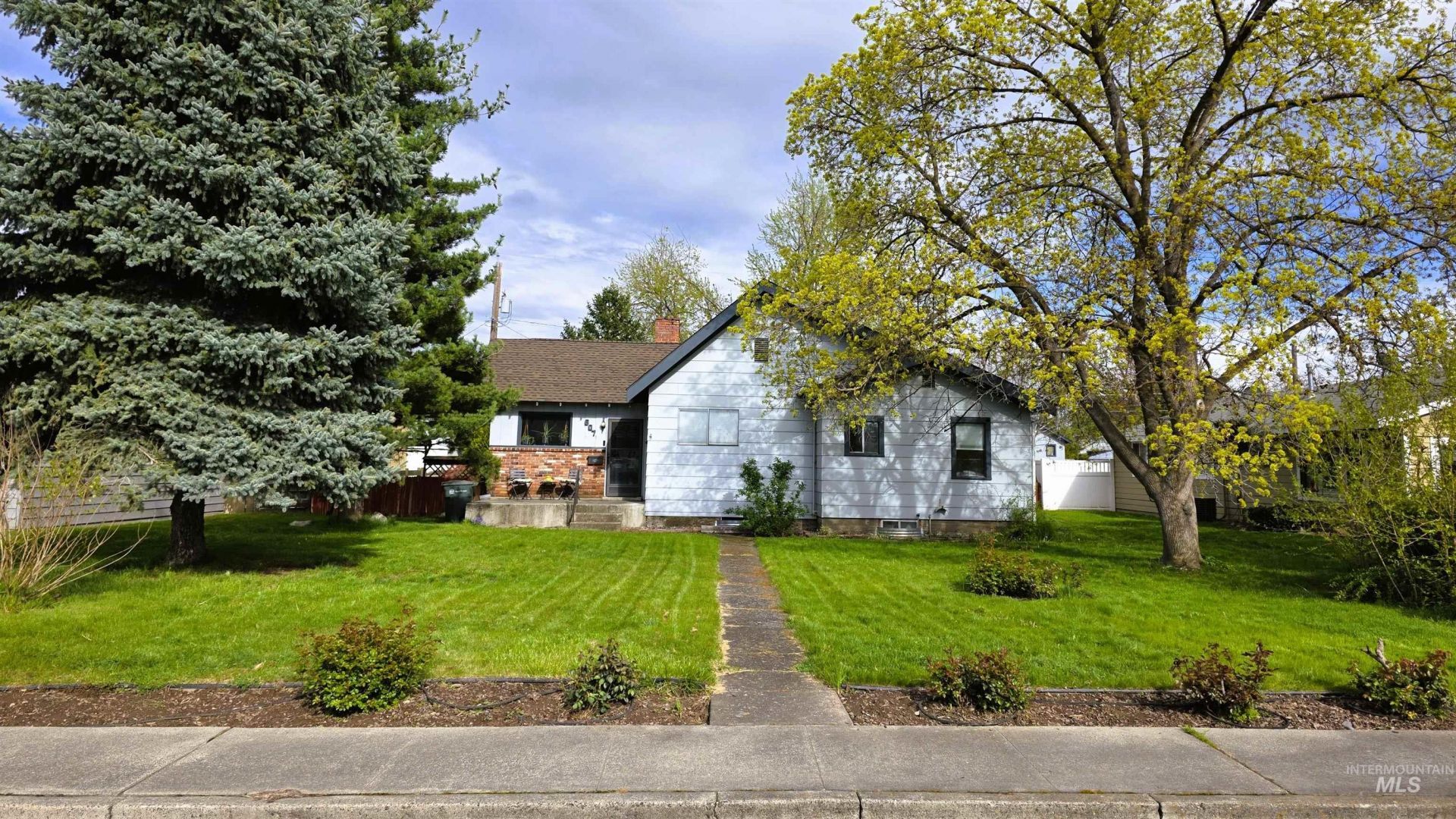 607 Burns Street, Clarkston, WA 99403 Main Photo