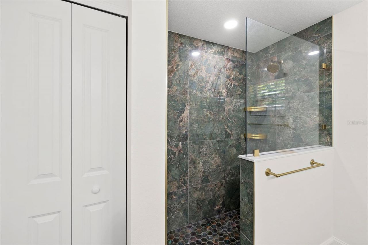 5062 80th Lane N, Saint Petersburg, FL 33709 Photo