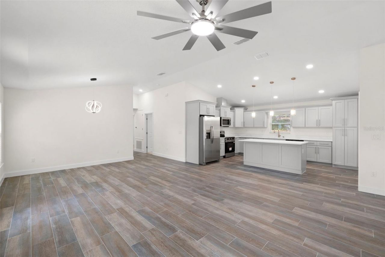 5062 80th Lane N, Saint Petersburg, FL 33709 Photo