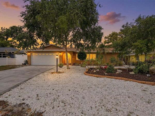 14649 BAY DRIVE, LARGO, FL 33774