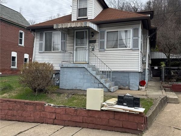 752 Middle Ave, Wilmerding, PA 15148