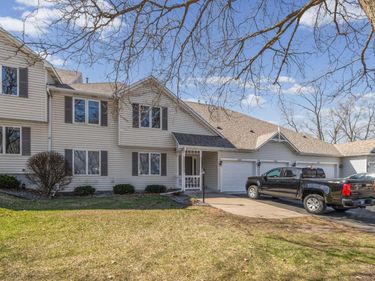 2662 Lake Court Drive, Unit 48, Mounds View, MN 55112