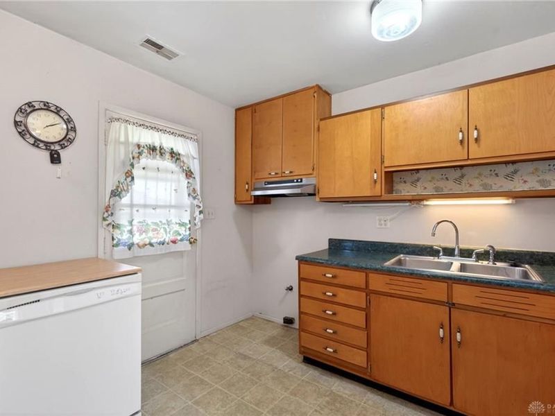 1330 Kapok Street, Fairborn, OH 45324 Photo 18