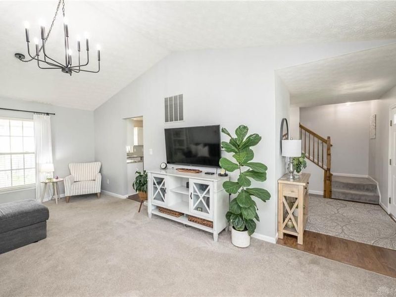 10051 Edgerton Drive, Miamisburg, OH 45342 Photo 12