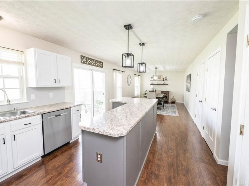 10051 Edgerton Drive, Miamisburg, OH 45342 Photo 4