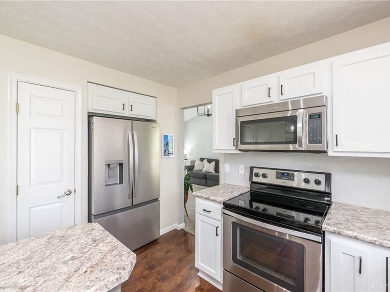 10051 Edgerton Drive, Miamisburg, OH 45342 Photo 7