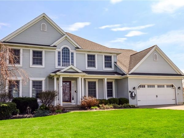 5511 Old Lake Shore Road, Lake View, NY 14085