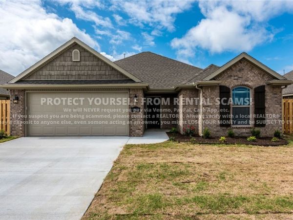 4863 W Croft Drive, Fayetteville, AR 72704