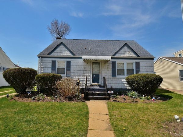 24 Linden Boulevard, Hicksville, NY 11801