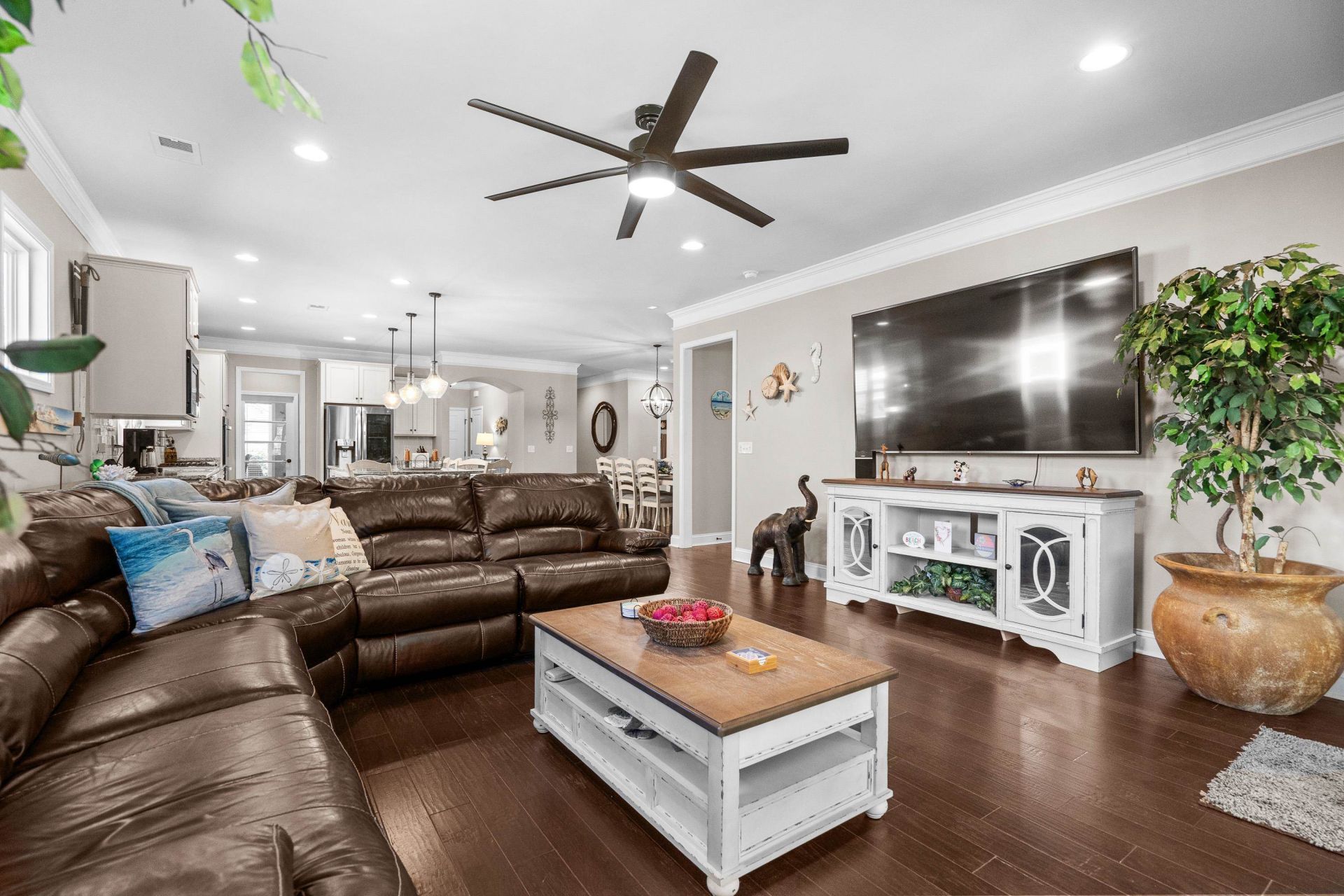 526 Carnaby Loop Photo 17
