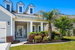 526 Carnaby Loop photo 4