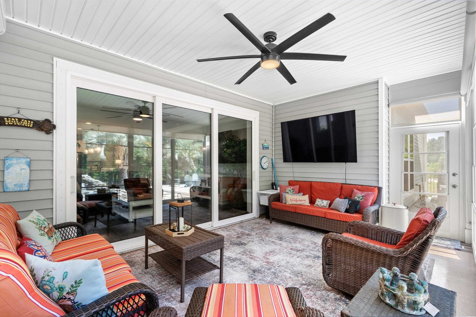 526 Carnaby Loop Photo 28