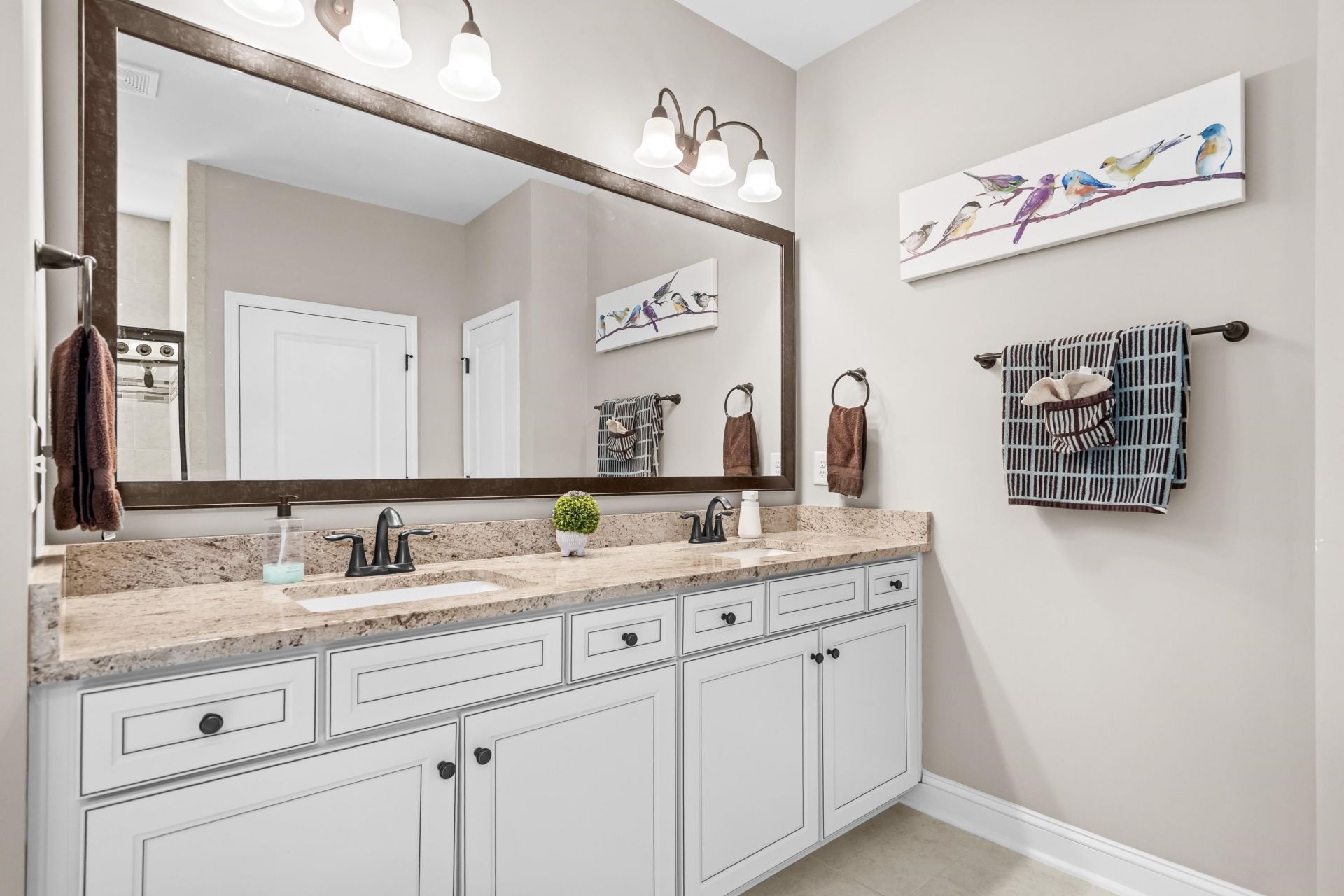 526 Carnaby Loop Photo 38