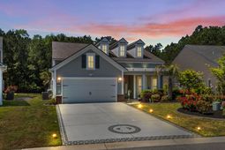 526 Carnaby Loop photo 4