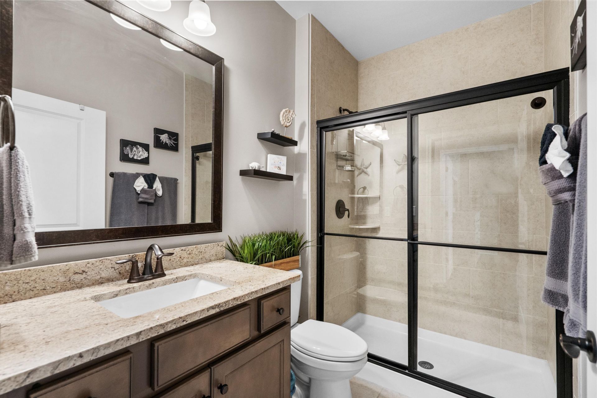 526 Carnaby Loop Photo 46