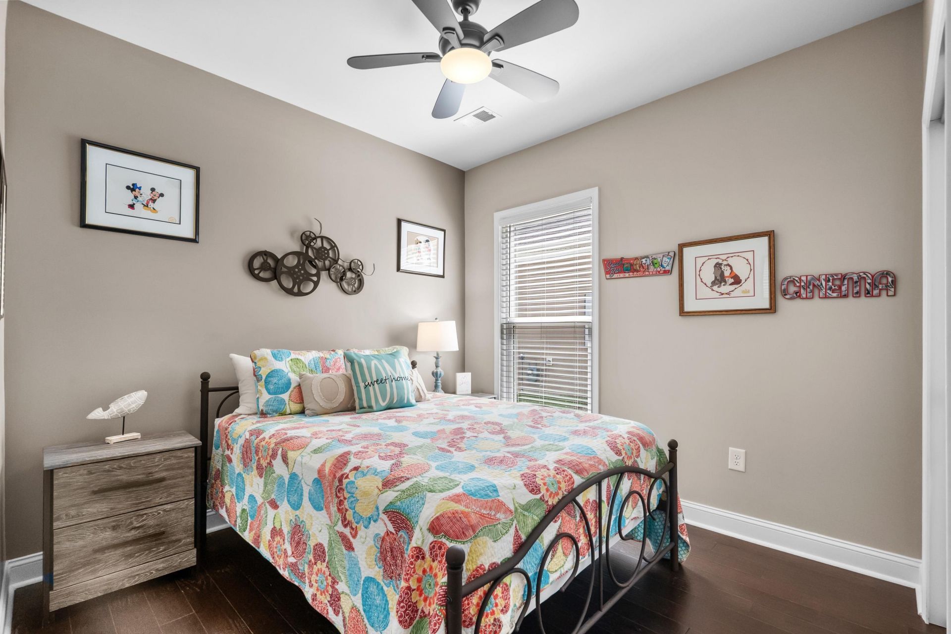 526 Carnaby Loop Photo 46