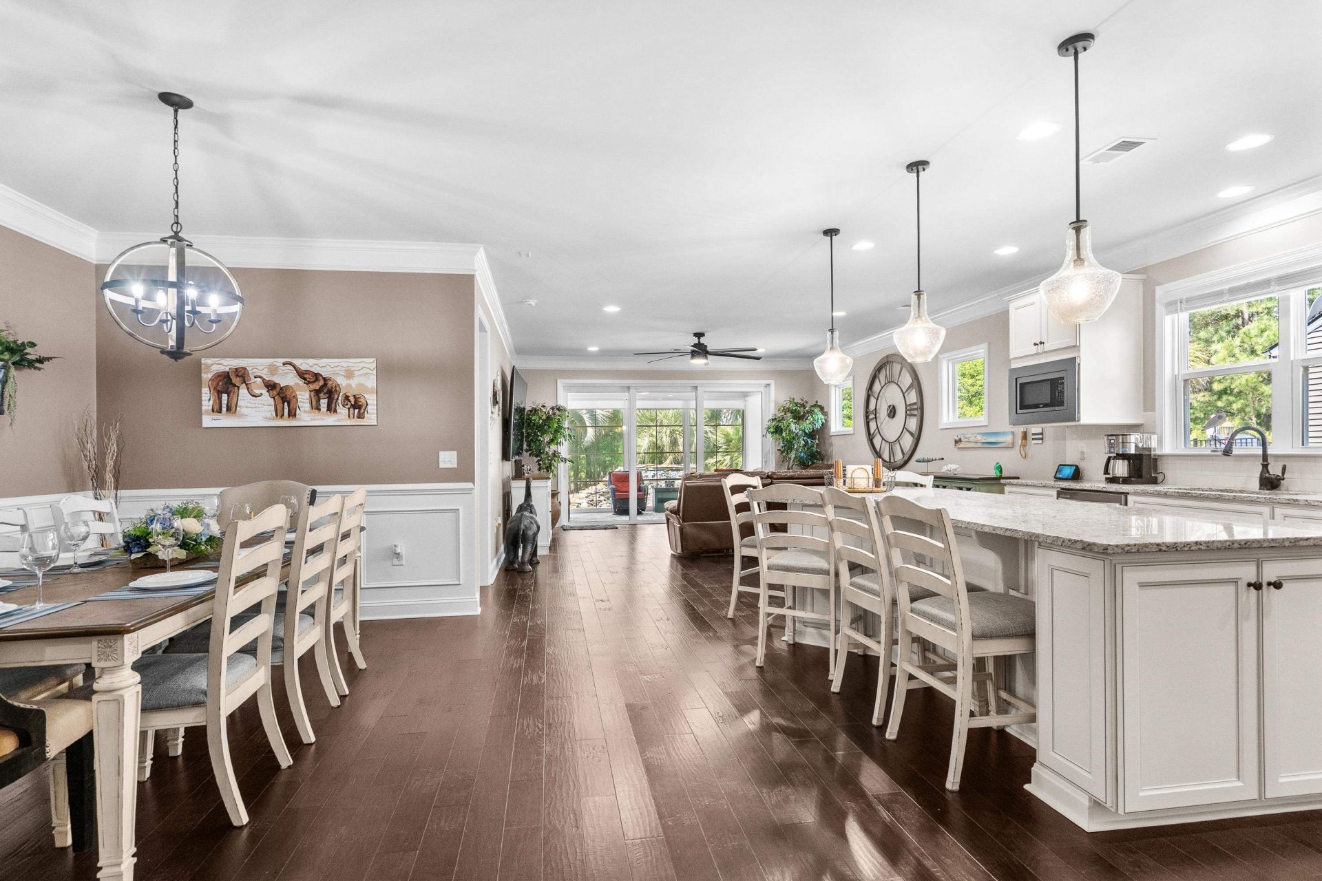 526 Carnaby Loop Photo 7